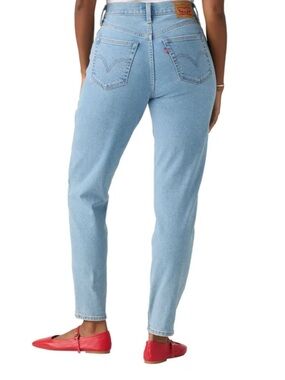 Levi’s Wedgie Fit High Rise Mom Jeans Light Wash W28 L27 NEW Condition